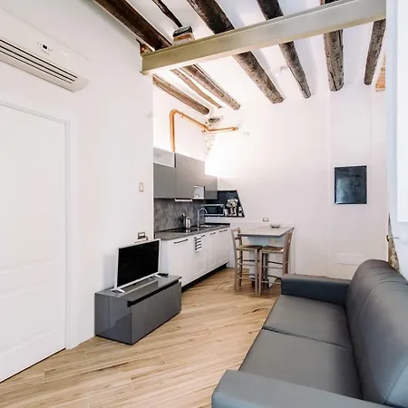Antica Roma - The House Of Travelers Apartment *