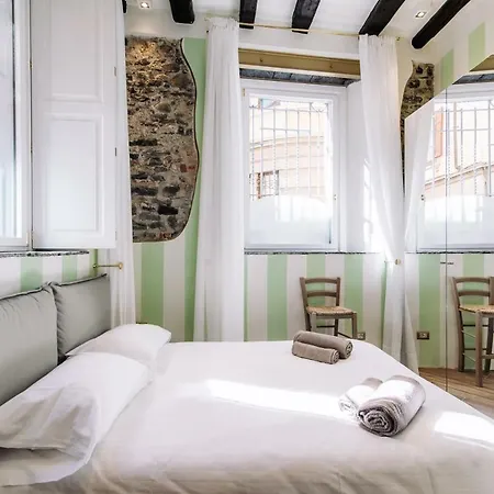 Antica Roma - The House Of Travelers * Como