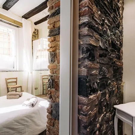 Antica Roma - The House Of Travelers