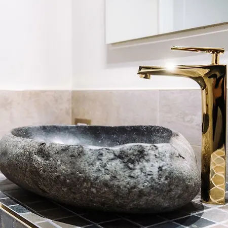 Apartment Antica Roma - The House Of Travelers *