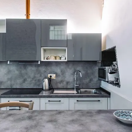 Antica Roma - The House Of Travelers Apartment *